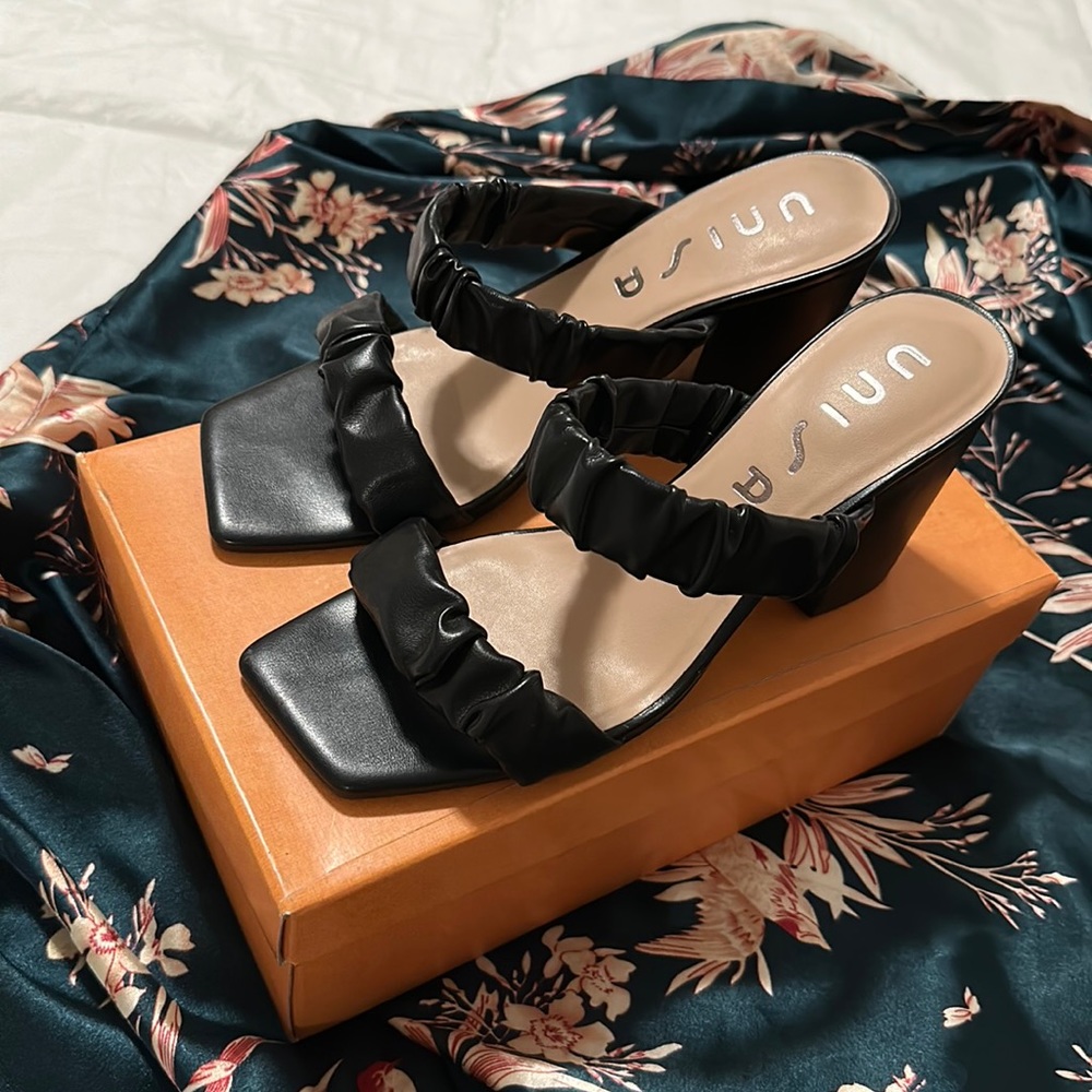 Unisa heels